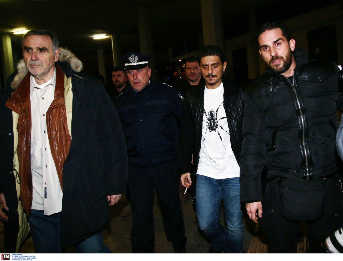 Ολυμπιακός – Παναθηναϊκός: “His Style Rocks” – Ο Γιαννακόπουλος στο ΣΕΦ με μπλούζα… αράχνη (pics)