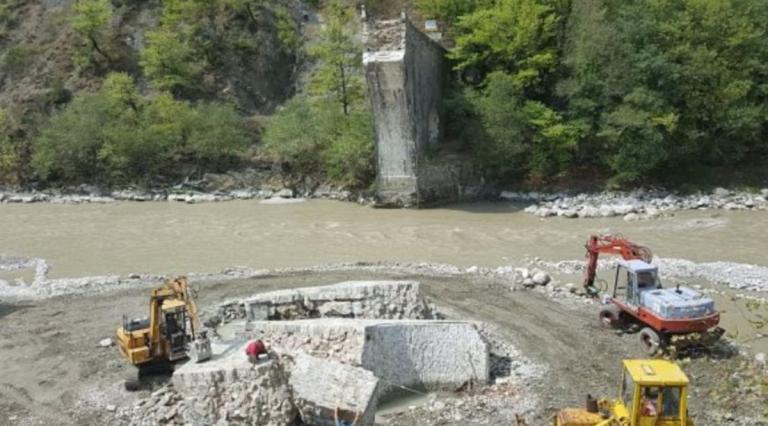 Τζουμέρκα: Στο ιστορικό γεφύρι της Πλάκας ο καθαγιασμός των υδάτων