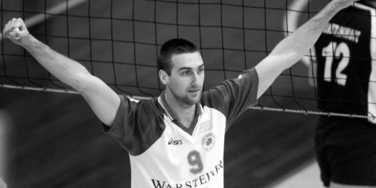 Νίκος Σαμαράς: Βίντεο με τον αείμνηστο βολεϊμπολίστα να παίζει μπουζούκι (vid)