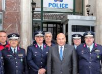 Τζανέτος Φιλιππάκος: Εθιμοτυπική προσφορά δώρων σε τροχονόμους στον Πειραιά