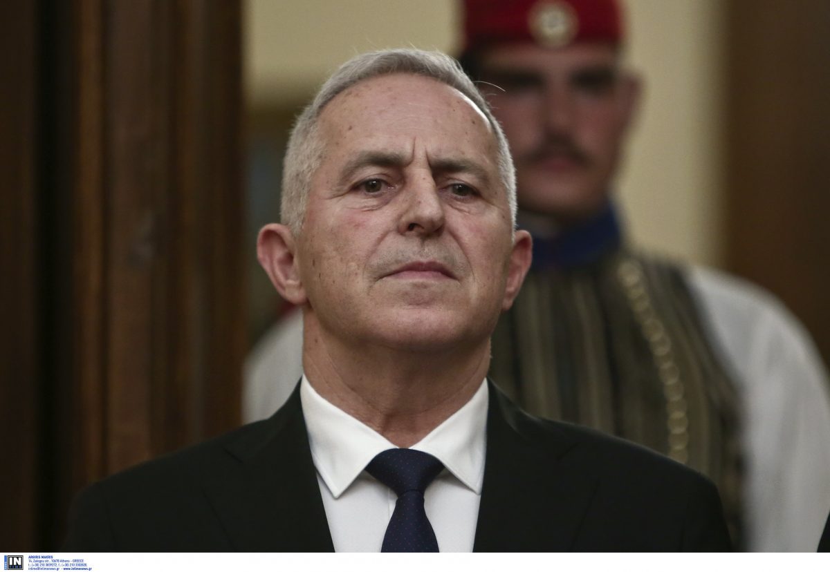 Ευάγγελος Αποστολάκης: Ορκίστηκε ως νέος υπουργός Εθνικής Άμυνας (pics)