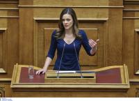 Έφη Αχτσιόγλου: “Ποινικές κυρώσεις για όσους δεν δίνουν τον μισθό των 650 ευρώ”