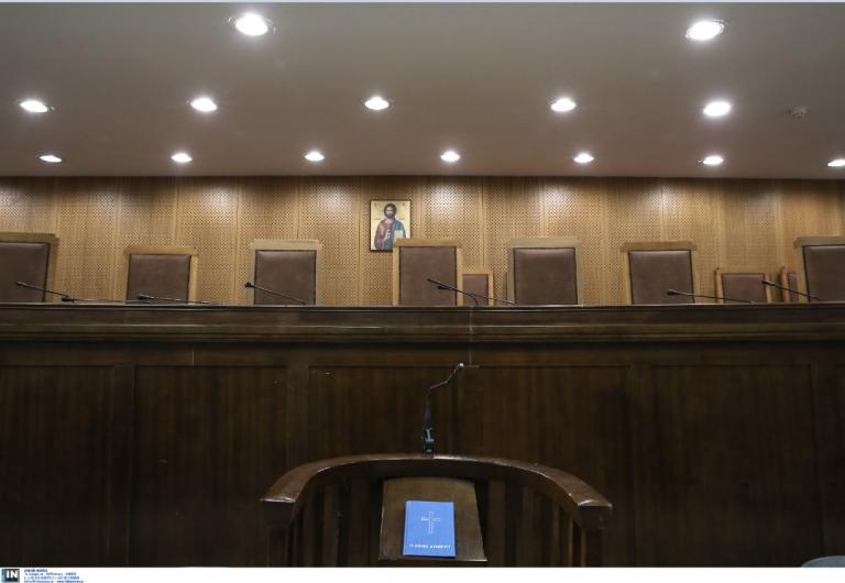 Παρέμβαση εισαγγελέως του Αρείου Πάγου για τα πλαστά πτυχία