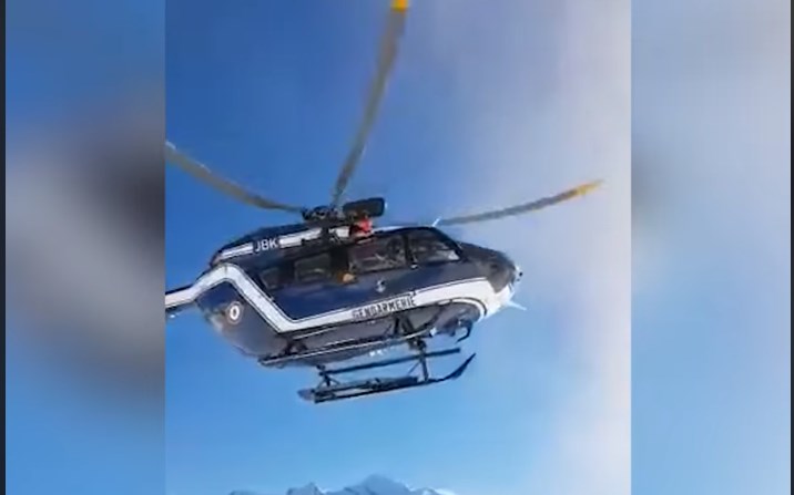 Viral: Ελικόπτερο κάνει την προσγείωση του αιώνα εν μέσω χιονοθύελλας (vid)