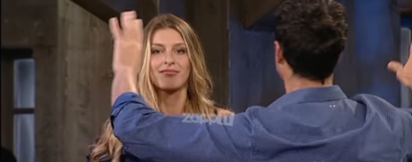 Ελισάβετ Δοβλιατίδου: Κόλασε με το τσιφτετέλι της (vid)
