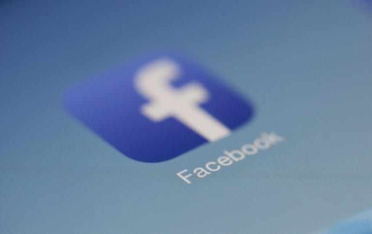 Κομισιόν: Ανεπαρκή τα στοιχεία από Facebook, Google και Twitter για την καταπολέμηση της παραπληροφόρησης