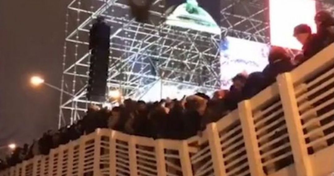 Γέφυρα στη Ρωσία: Καταρρέει λίγα λεπτά μετά την αλλαγή του χρόνου (vid)