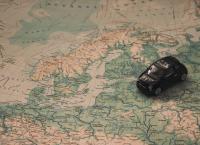 Fiat 500: Το μικρό τετράτροχο που νικά κατά κράτος τους… μεγάλους