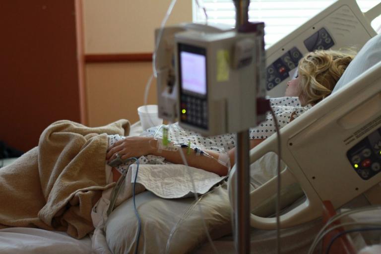 ΗΠΑ: Νοσηλευτής βίασε και άφησε έγκυο μια ασθενή που νοσηλεύεται σε κώμα