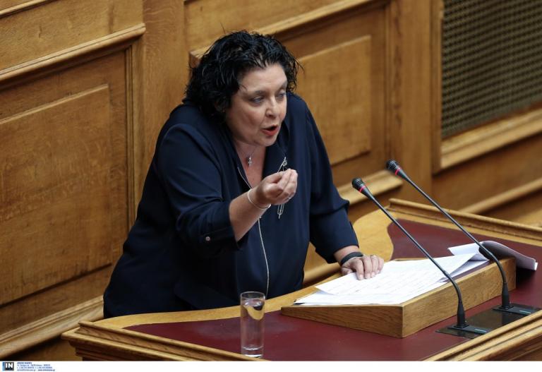 Λιάνα Κανέλλη: Πήρε φωτιά το αυτοκίνητό της
