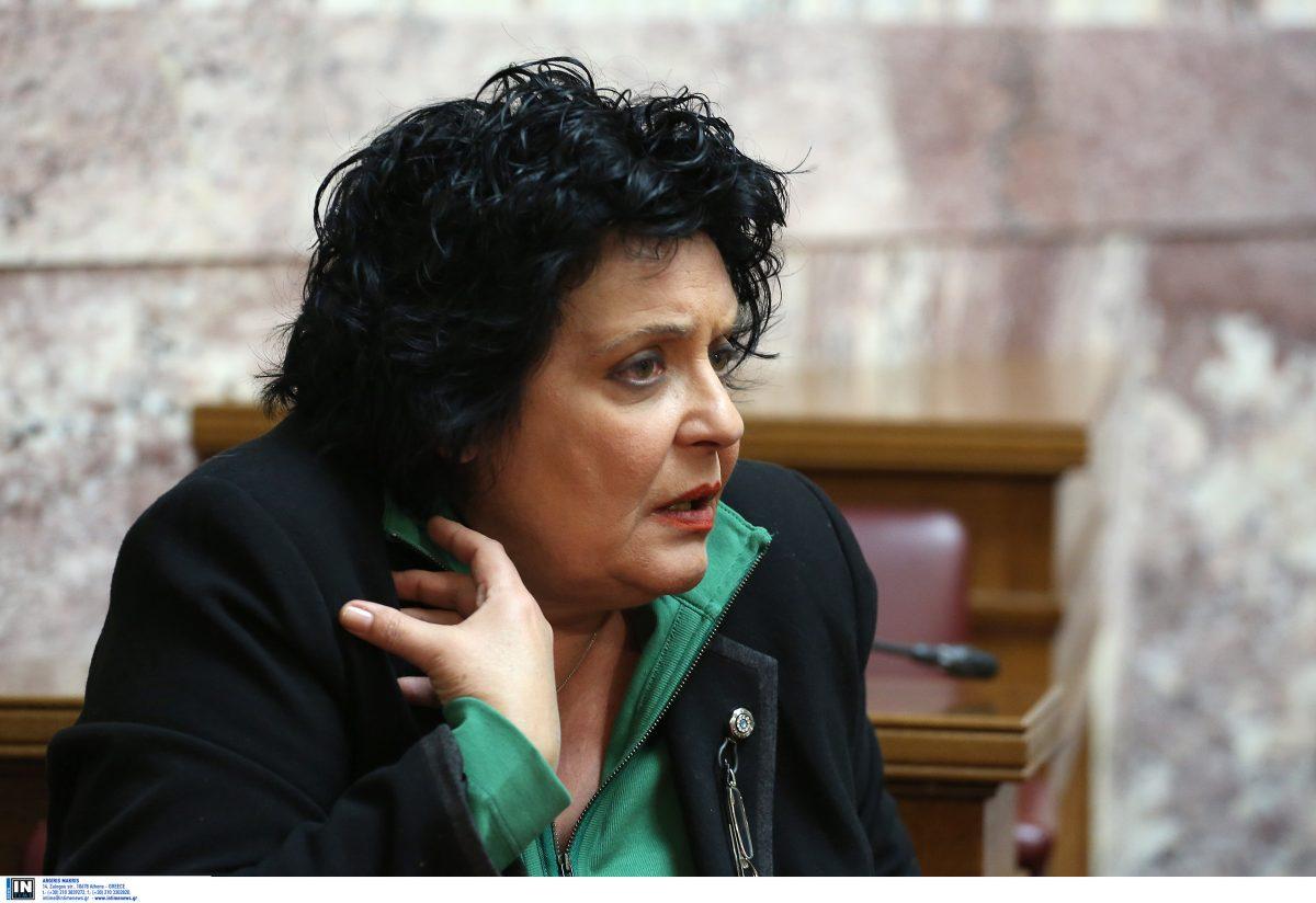 Η Λιάννα Κανέλλη δεν δίνει τον μισθό της για τον κορωνοϊό