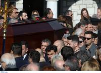 Κηδεία Θέμου: Θλίψη στο “τελευταίο αντίο” (pics)