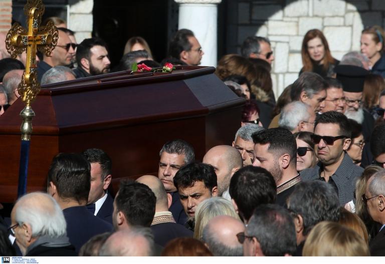 Κηδεία Θέμου: Θλίψη στο “τελευταίο αντίο” (pics)