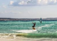 Εντυπωσιακό βίντεο: Kite surfer έκανε άλμα 200 μέτρων (vid)