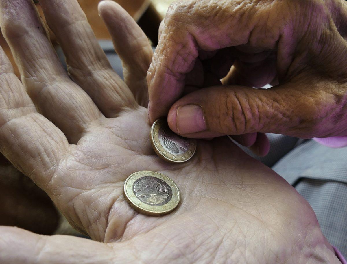 ΕΛΣΤΑΤ: Οι Έλληνες πιο φτωχοί από πολίτες του πρώην Ανατολικού Μπλοκ