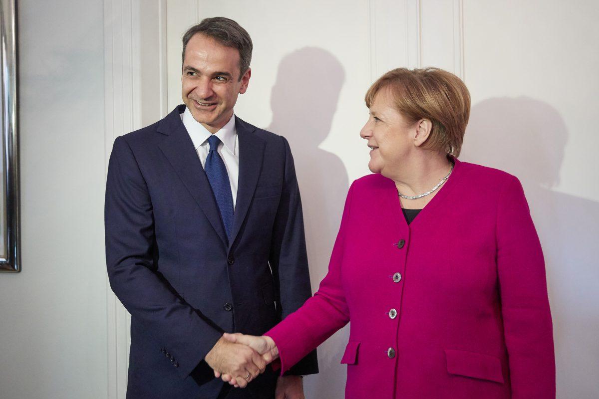 Spiegel: Η Μέρκελ δεν εκφράστηκε εναντίον του Μητσοτάκη στην Αθήνα