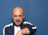 Μουτσινάς: “Έμεινε” ο παρουσιαστής με την αντίδραση τηλεθεάτριας – Κέρδισε αμάξι και άρχισε να βρίζει