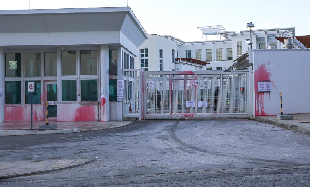 Ρουβίκωνας αμερικανική πρεσβεία: Βίντεο – ντοκουμέντο από την καταδρομική επίθεση (vid)