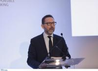 Στουρνάρας: “Στην Ελλάδα η κρίση οφειλόταν στο Δημόσιο και την πλήρωσαν οι τράπεζες”