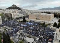Σύνταγμα τώρα: Viral στο διαδίκτυο η φωτογραφία του μικρού με τη μάσκα (pic)