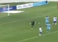 Απίστευτη γκολάρα από τερματοφύλακα (vid)
