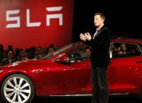 Tesla: Θα προχωρήσει σε μείωση του εργατικού της δυναμικού κατά 7%