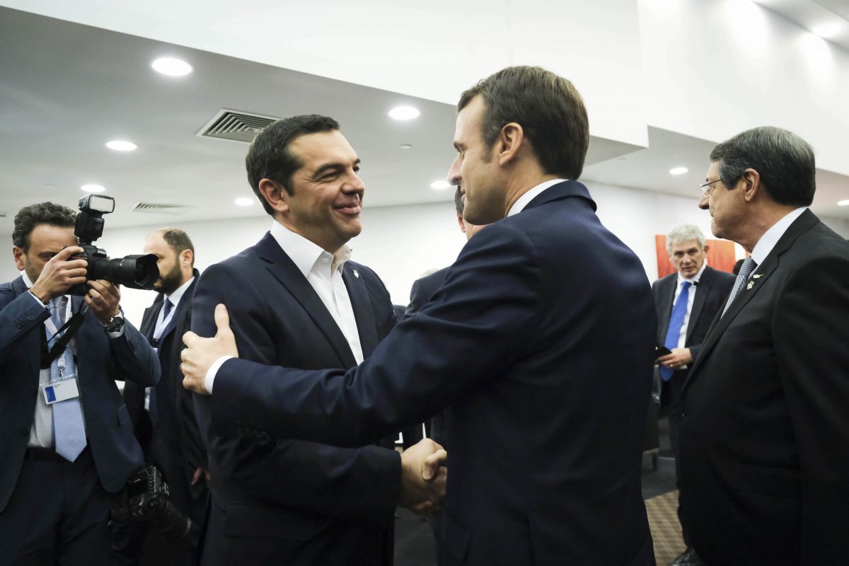 Τσίπρας σε Μακρόν: Ακροδεξιοί λαϊκιστές διαδήλωσαν κατά της Συμφωνίας των Πρεσπών (vid)