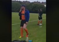 Viral: Προθέρμανση με τσιγάρο λίγο πριν μπει στο γήπεδο (vid)