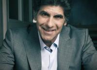 Γιάννης Μπέζος: “Δεν με ενδιαφέρει τι προτιμά ο κόσμος”