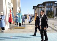 Η Τουρκάλα δημοσιογράφος που “τρέλανε” τον Τσίπρα (pics&vid)