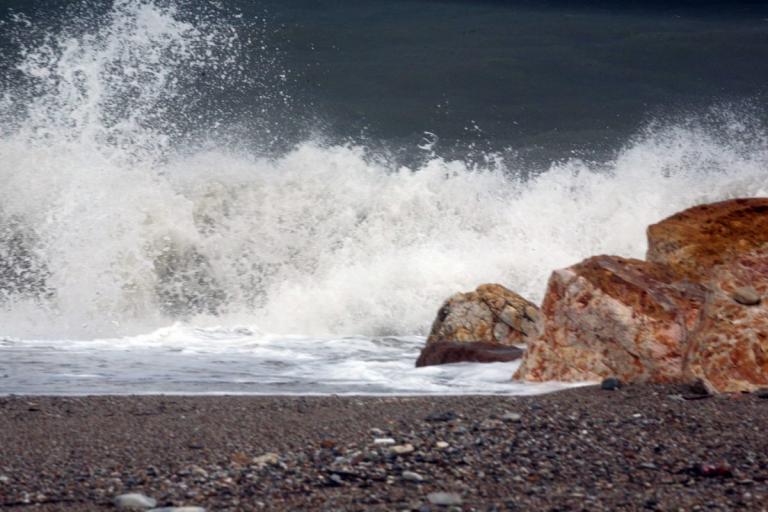 Απαγορευτικό απόπλου: Δεμένα τα πλοία στα λιμάνια