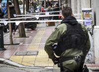 Επίθεση κατά αστυνομικών: Τους πέταξαν πέτρες και μάρμαρα