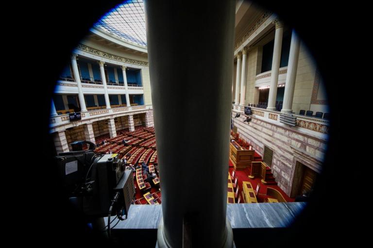 Συνταγματική Αναθεώρηση: Δεύτερη μέρα συζήτησης στη Βουλή – Αύριο η ψηφοφορία