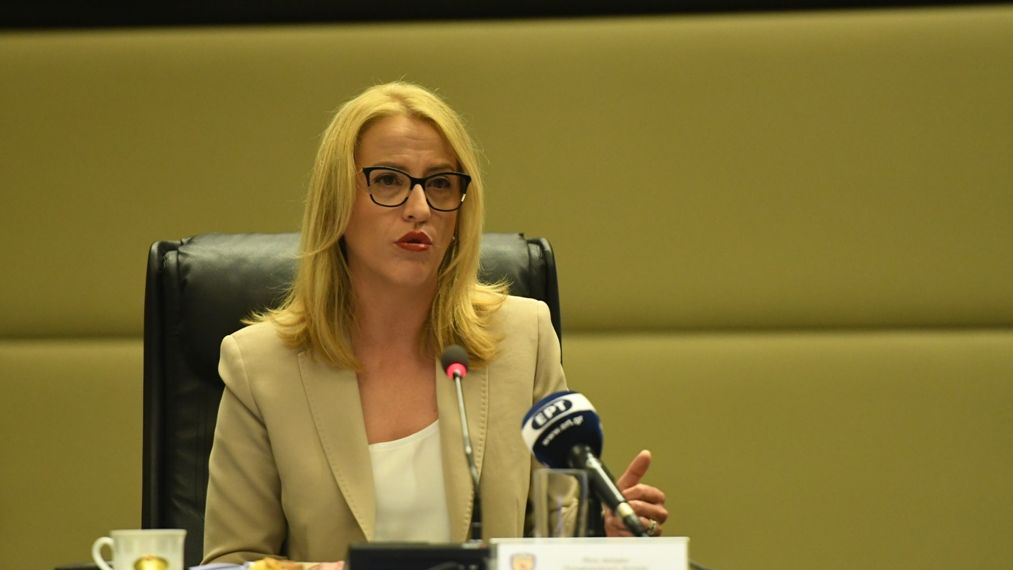 Ρένα Δούρου: Ανέβασε βίντεο του Τσίπρα να φιλιέται στο στόμα ανήμερα του Αγίου Βαλεντίνου