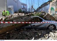 Eγκαταλελειμμένα κτίρια στην Αθήνα: Δημόσιος “κίνδυνος” για τους πολίτες τα ετοιμόρροπα κτίσματα