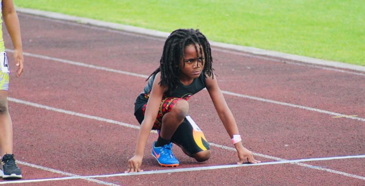 Αυτός είναι ο 7χρονος “σφαίρα” που κοντράρει στα ίσια τον Μπολτ (pics&vids)