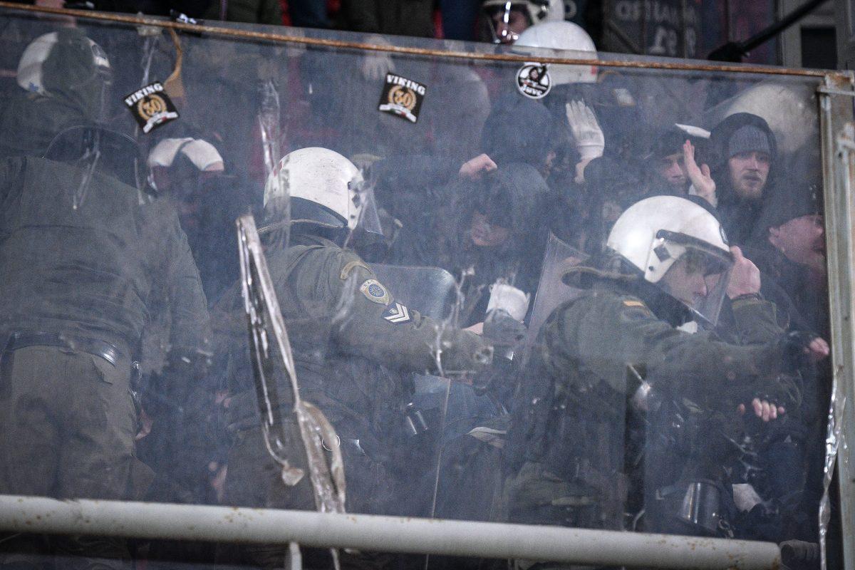 Ολυμπιακός – Ντιναμό Κιέβου: Επεισόδια με Ουκρανούς στο Καραϊσκάκης (pics)