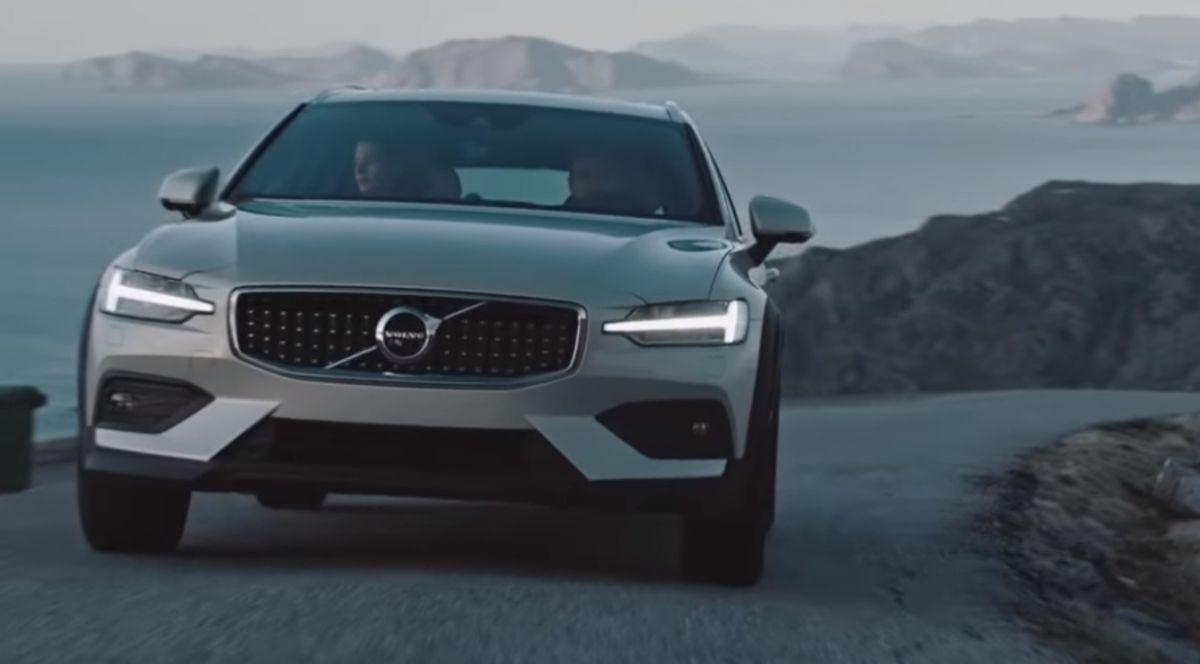 Volvo: Το νέο V60 Cross Country είναι έτοιμο για την αναζήτηση της περιπέτειας χωρίς περιορισμούς