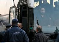 ΠΑΟΚ – Ολυμπιακός: Αντικείμενα και χουλιγκανισμοί στην άφιξη του Ολυμπιακού