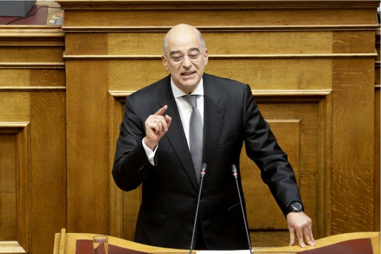 Δένδιας για κυβέρνηση: Επικίνδυνη για το πολίτευμα η προσπάθεια της να ετεροπροσδιορίσει τη ΝΔ ως «ακροδεξιά»