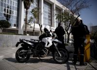 Εφετείο Αθηνών: “Ντου” αναρχικών με συνθήματα και “τρικάκια” (pics)