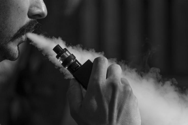 Πέθανε από ηλεκτρονικό τσιγάρο: Εξερράγη η μπαταρία του