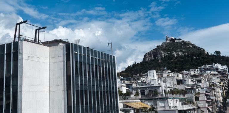 Airbnb: Πως επενδυτές από το εξωτερικό αγοράζουν “φιλέτα” και πλουτίζουν