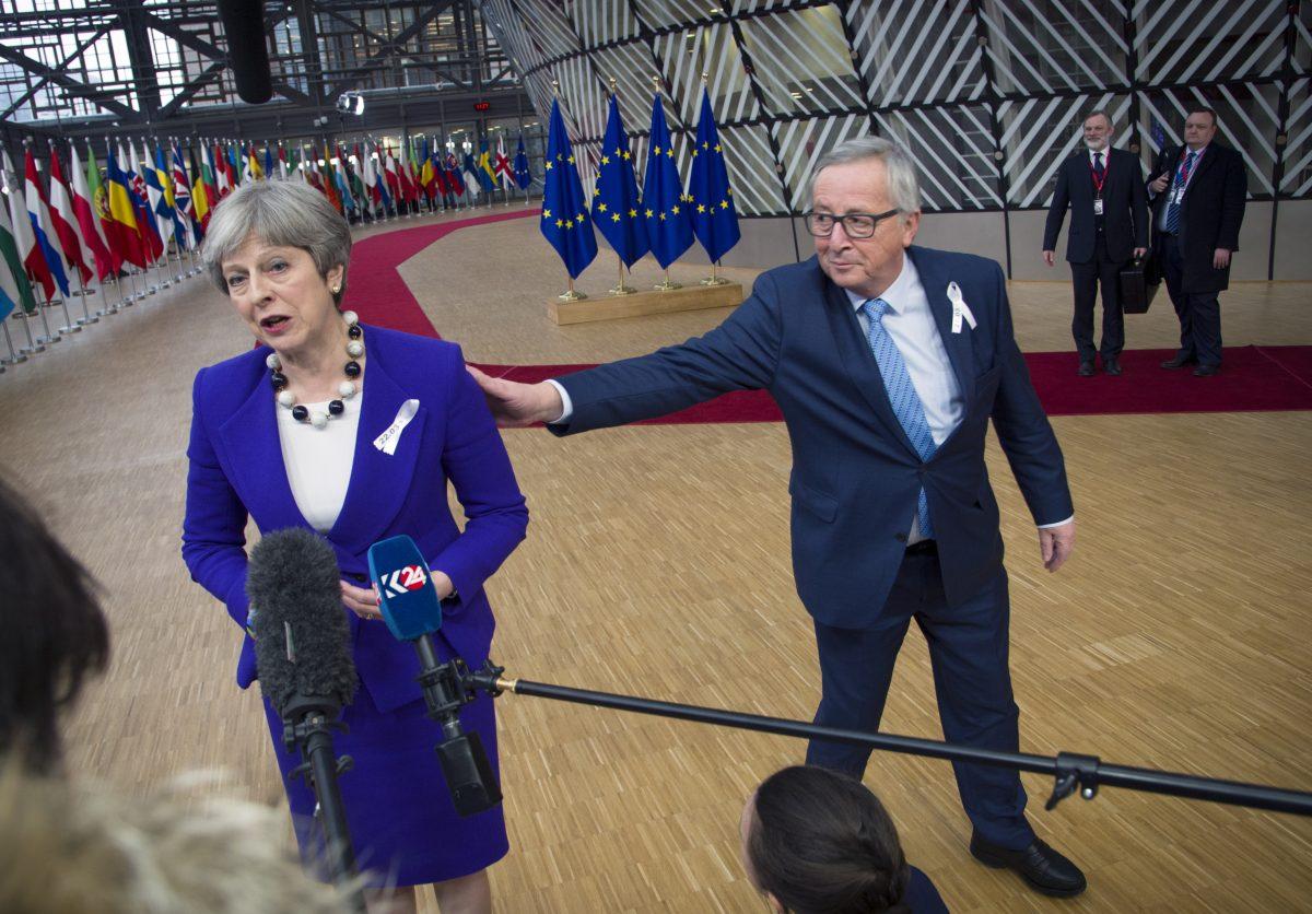 Γιούνκερ για Brexit: Η ΕΕ δεν πρόκειται να επαναδιαπραγματευθεί τη συμφωνία