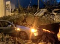 Κατέρρευσε σπίτι στο Γκάζι – Καταπλάκωσε δυο αυτοκίνητα