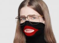 Gucci: Αποσύρει το μαύρο πουλόβερ με τα κόκκινα χείλη