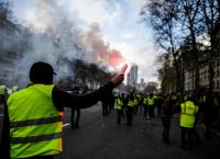 Κίτρινα Γιλέκα: Ο Μακρόν απαγορεύει τις διαδηλώσεις στα Ηλύσια Πεδία