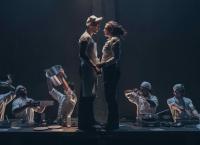 “Η ΚΟΥΖΙΝΑ” του Γιώργου Νανούρη στο Θέατρο Αποθήκη