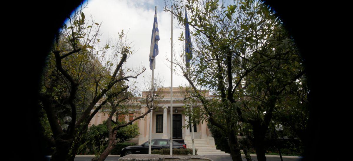 Μαξίμου για Πολάκη – Στουρνάρα: Να σεβαστούν όλες οι πλευρές την αρχή της πολιτικής ουδετερότητας