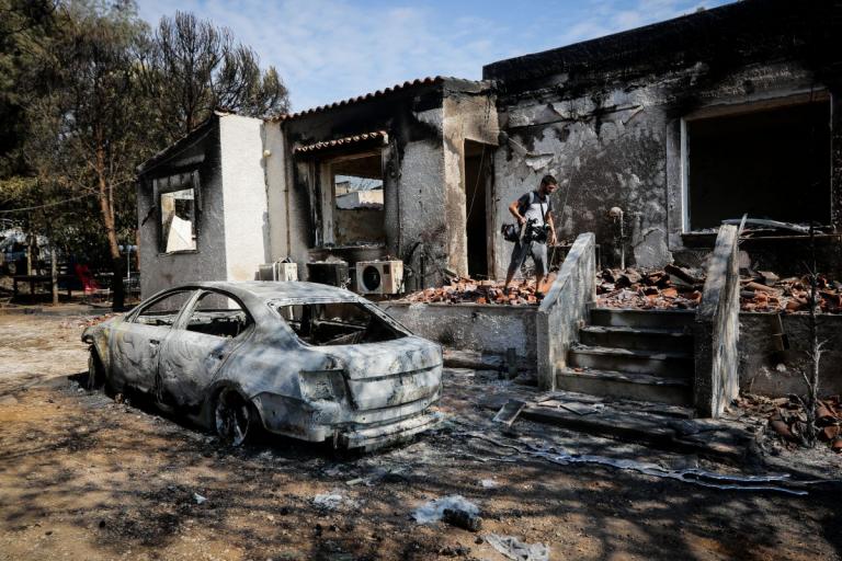 Μάτι: Αγωγή 1,5 εκατομμυρίου για το ζευγάρι που απανθρακώθηκε αγκαλιασμένο